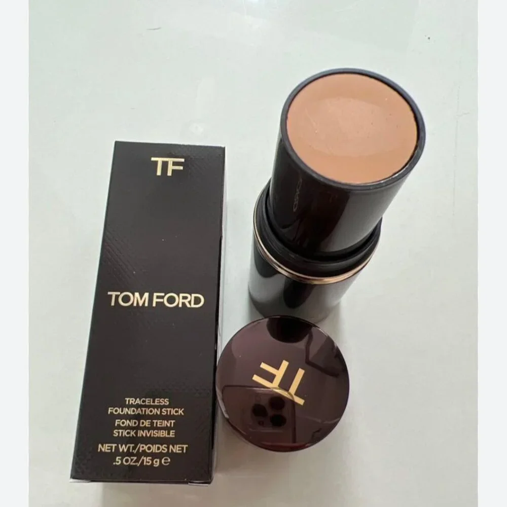 I'm Looking For Tom Ford Traceless foundation Cool Beige Cool Almond Dune Tawny - Picture 2 of 2